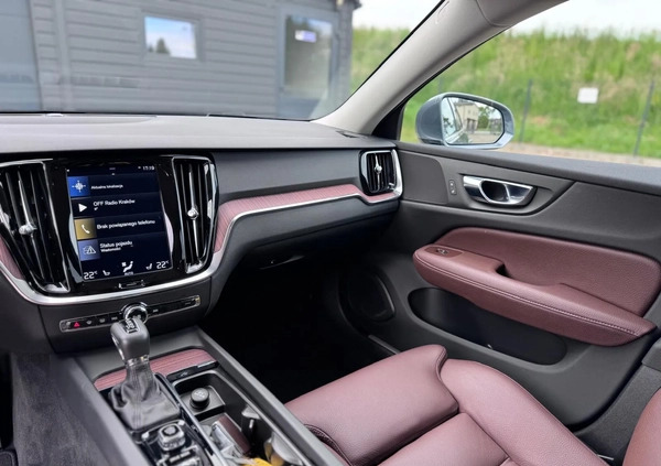 Volvo V60 cena 133900 przebieg: 69000, rok produkcji 2019 z Kędzierzyn-Koźle małe 704